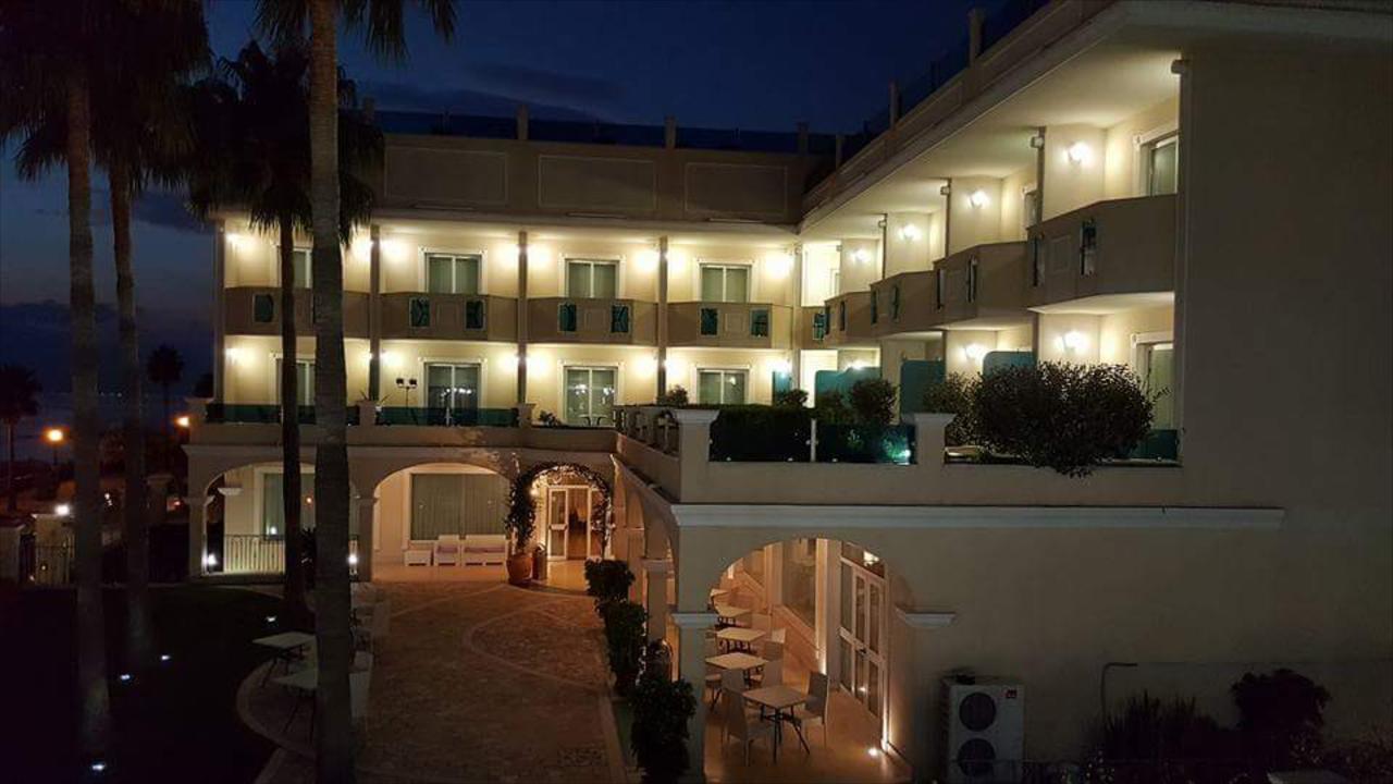 Gardenia Hotel Lazzaro Exterior photo